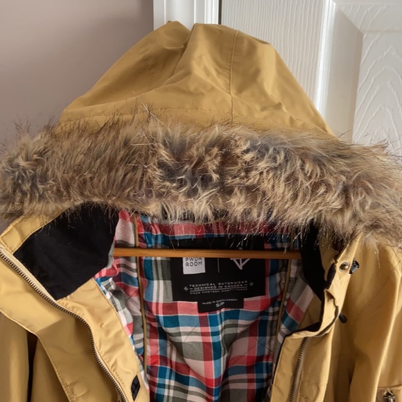 PWDR ROOM Winter Ski Jacket - Picture 3 of 10